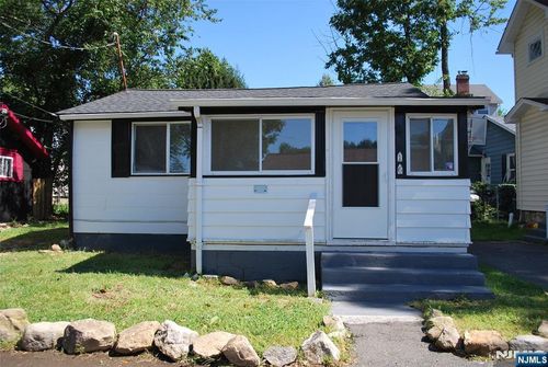 458 River Styx Rd, Hopatcong, NJ, 07843-1830 | Card Image
