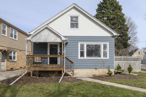 2902 N 75th Street, Milwaukee, WI, 53210 | Card Image