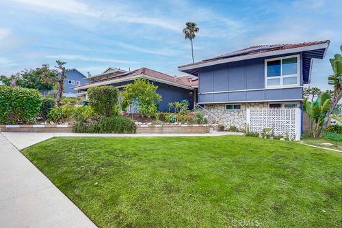 2211 Woodmere Cir, La Habra, CA, 90631-6330 | Card Image