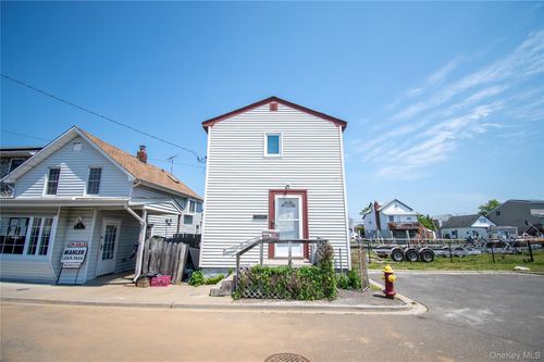 146 Beach Ave, Bellmore, NY, 11710-4703 | Card Image