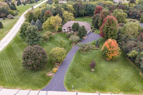 W347S9485 Jericho Ct, Eagle, WI, 53119-2602 | Card Image