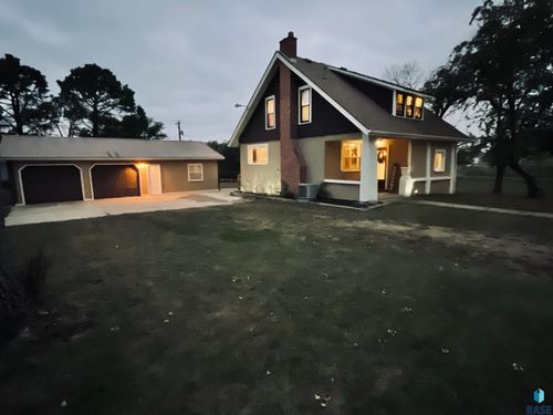 911 7th St Street, Springfield, SD, 57062 | Card Image