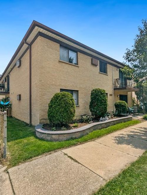 apt-5-812 Thomas Ave, Forest Park, IL, 60130-2042 | Card Image