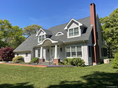 360 Masters Rd, Laurel, NY, 11948-1905 | Card Image