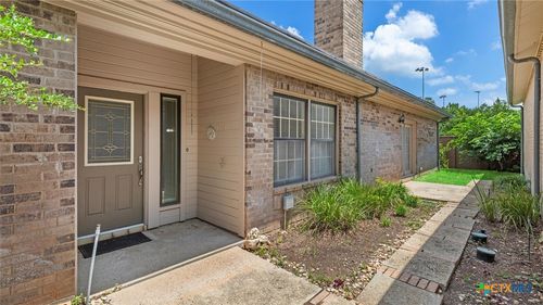 1364 Patio Dr, New Braunfels, TX, 78130-8509 | Card Image
