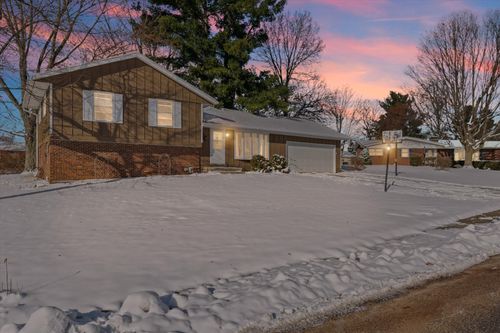 411 Weathering Dr, Mahomet, IL, 61853-7023 | Card Image