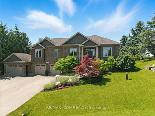 14 Highview St, Alma, ON, N0B1A0 | Card Image