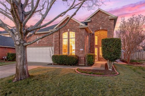 2705 Magnolia Ln, Grapevine, TX, 76051-7712 | Card Image