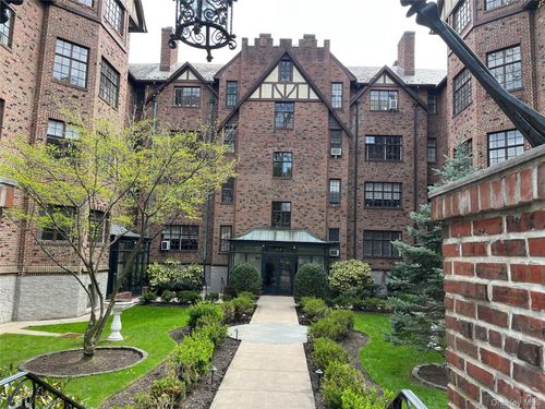 3c-38-30 Douglaston Pkwy, Douglaston, NY, 11363-1205 | Card Image