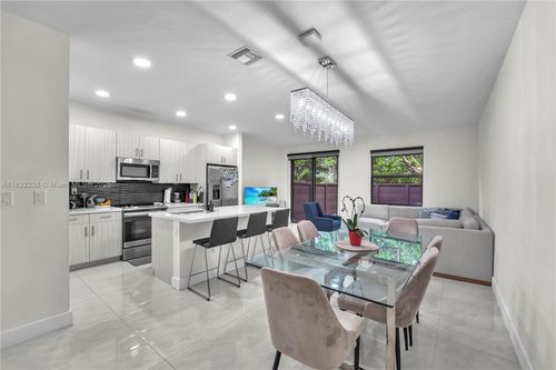 15850-15850 Nw 91st Ct, Miami Lakes, FL, 33018-6361 | Card Image
