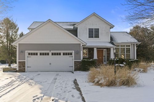 822 E Remington Sq, La Porte, IN, 46350-8894 | Card Image