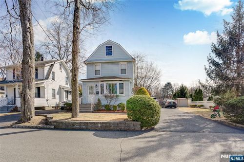 5 Lawrence Ave, Dumont, NJ, 07628-2708 | Card Image
