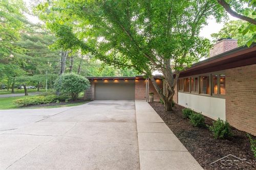 3900 Valley Dr, Midland, MI, 48640-6608 | Card Image
