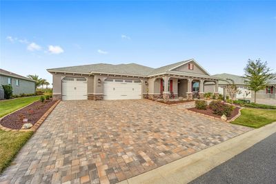 8220 Sw 93rd Terrace, House other with 3 bedrooms, 3 bathrooms and null parking in Ocala FL | Image 2