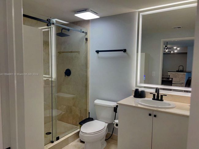 APT-1003 - 17555 Atlantic Blvd, Condo with 2 bedrooms, 2 bathrooms and null parking in Sunny Isles Beach FL | Image 13