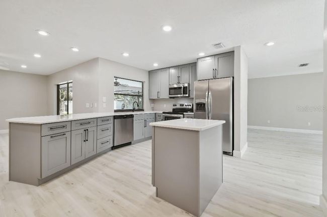 18504 Putters Pl, House other with 3 bedrooms, 2 bathrooms and null parking in TAMPA FL | Image 6