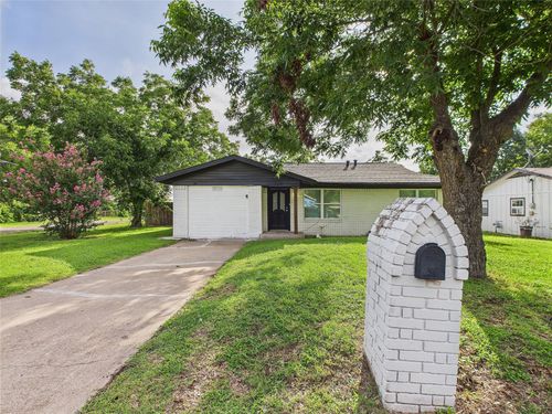 610 Erie St, Cleburne, TX, 76031-1925 | Card Image