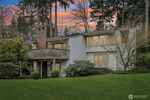 1220 80th Pl Ne, Medina, WA, 98039-3127 | Card Image