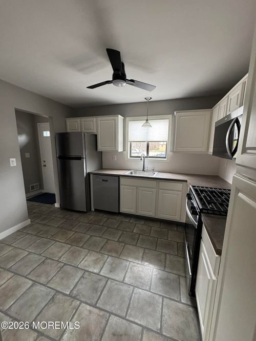 85 Shady Ln, Hamburg, NJ, 07419-9779 | Card Image