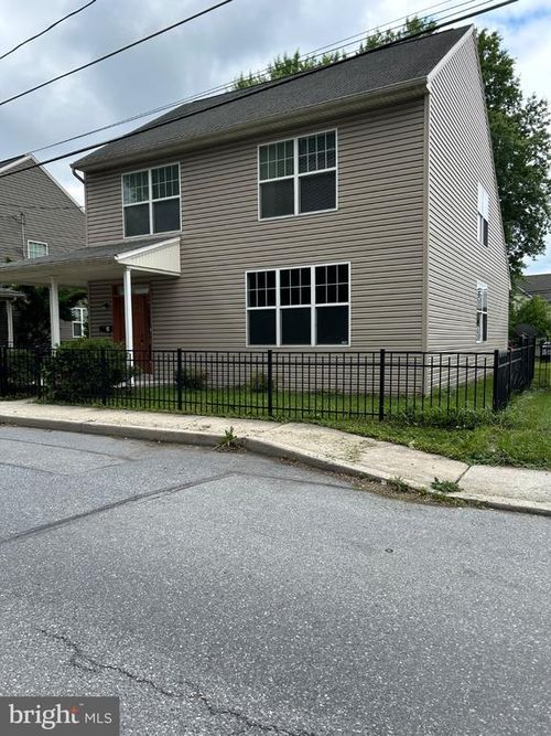 415 Market St, HIGHSPIRE, PA, 17034-1416 | Card Image