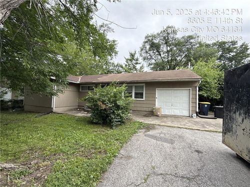 8605 E 114th St, Kansas City, MO, 64134-3616 | Card Image