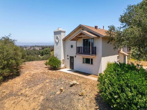 15863 Mussey Grade Rd, Ramona, CA, 92065-7441 | Card Image