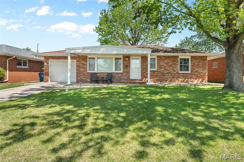 917 Willow St, Wood River, IL, 62095-1358 | Card Image