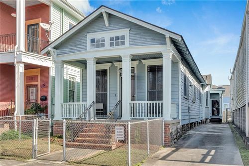 2813 Milan Street, New Orleans, LA, 70115 | Card Image