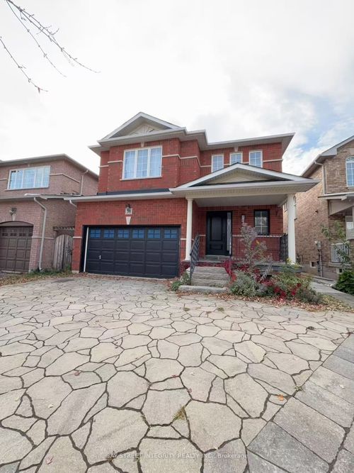 38 Delattaye Ave, Aurora, ON, L4G7T8 | Card Image