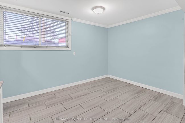 1 - 31 Southdale Ave, Home with 0 bedrooms, 1 bathrooms and 1 parking in Kitchener ON | Image 15