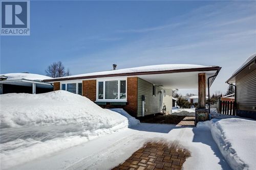 77 Third Ave, Lively, ON, P3Y1M2 | Card Image