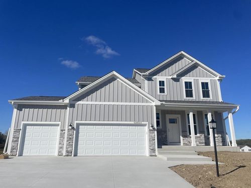 W193N5017 Rosemary Ridge, Menomonee Falls, WI, 53051 | Card Image