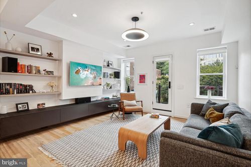 apt-3-2242 Ontario Rd Nw, WASHINGTON, DC, 20009-3183 | Card Image