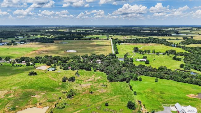 2869 Ranch Rd, House other with 3 bedrooms, 2 bathrooms and null parking in Whitesboro TX | Image 6