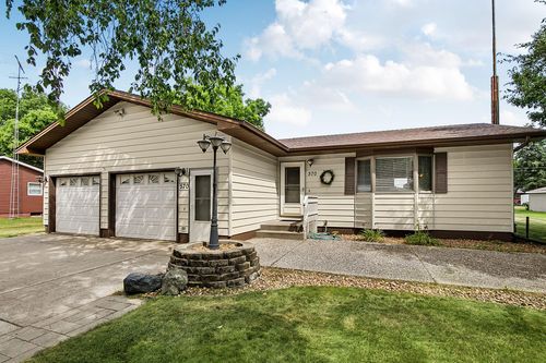 570 3rd St Nw, Richmond, MN, 56368-8383 | Card Image