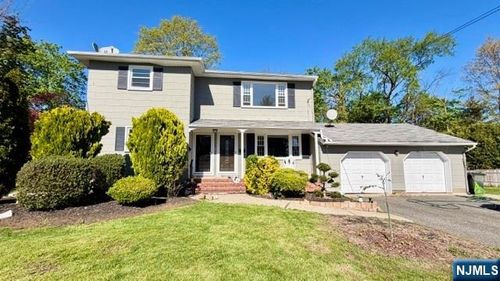 34 Myrtle Ave, Allendale, NJ, 07401-1515 | Card Image