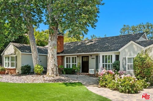 5836 Hillview Park Avenue, Van Nuys, CA, 91401 | Card Image