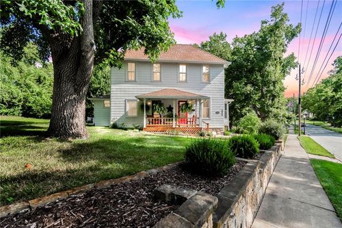 324 Harrison Ave, Liberty, MO, 64068-2115 | Card Image