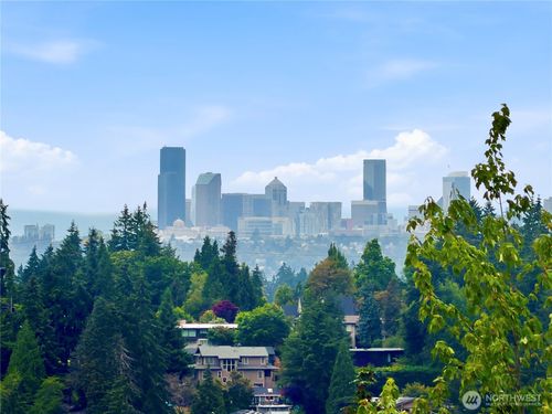 84-2680 139th Ave Se, Bellevue, WA, 98005-4089 | Card Image