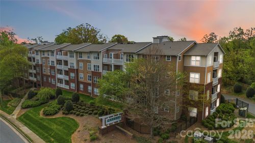 314-1000 E Woodlawn Rd, Charlotte, NC, 28209-2870 | Card Image