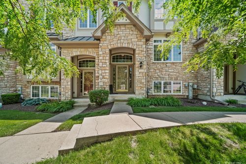284 Edmundton Cir, Carol Stream, IL, 60188-3375 | Card Image