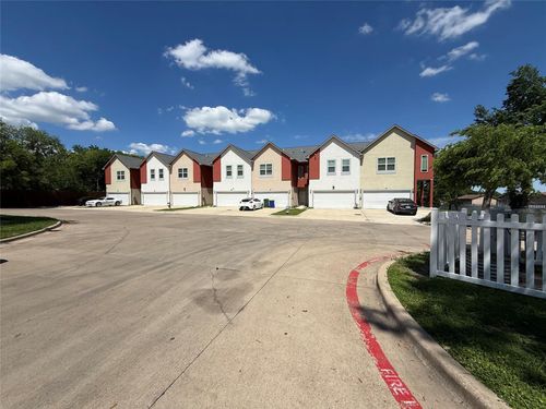 230 Heritage Ct, Seagoville, TX, 75159-3773 | Card Image