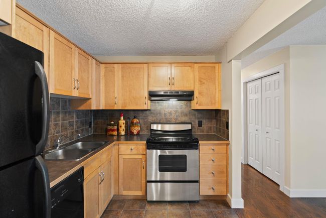 45 Cedar Springs Gardens Sw, Home with 2 bedrooms, 1 bathrooms and 1 parking in Calgary AB | Image 11