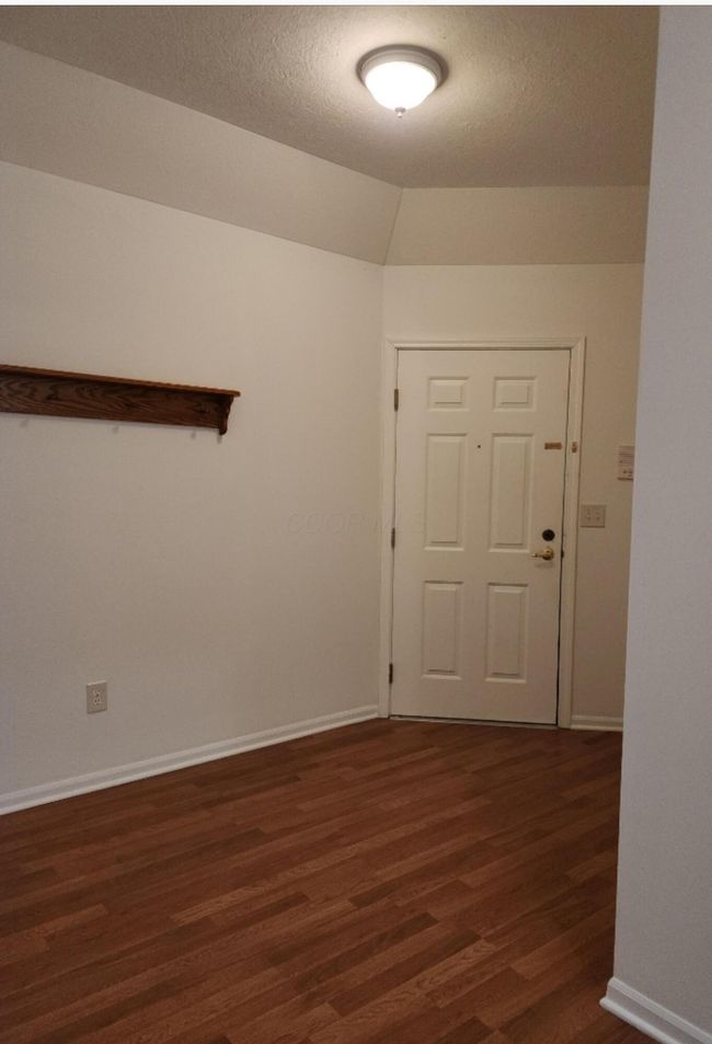 6547 Dorothys Crk, Condo with 2 bedrooms, 2 bathrooms and null parking in Canal Winchester OH | Image 5