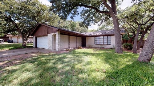 1418 Magnolia Dr, College Station, TX, 77840-3627 | Card Image