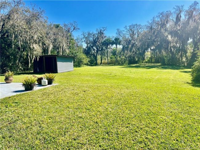 Lots of backyard to waterway | Image 14