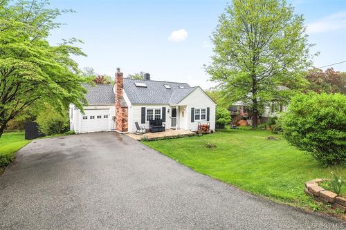 46 Quaker Hill Rd, Monroe, NY, 10950-1517 | Card Image