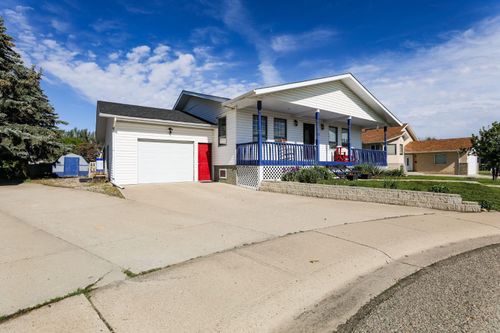 18 Garden Place, Magrath, AB, T0K1J0 | Card Image