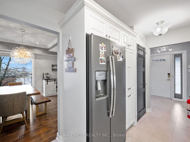 8 - 1564 Kerns Rd, Condo with 4 bedrooms, 2 bathrooms and 2 parking in Burlington ON | Image 15