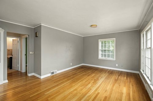 303 Virginia Ave, Des Moines, IA, 50315-7054 | Card Image